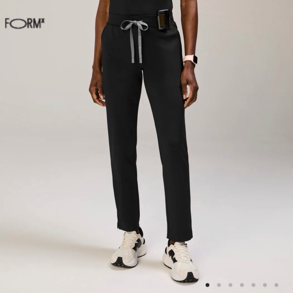 NWT Figs Tena Formx Slim Tapered Scrub Pant XSP